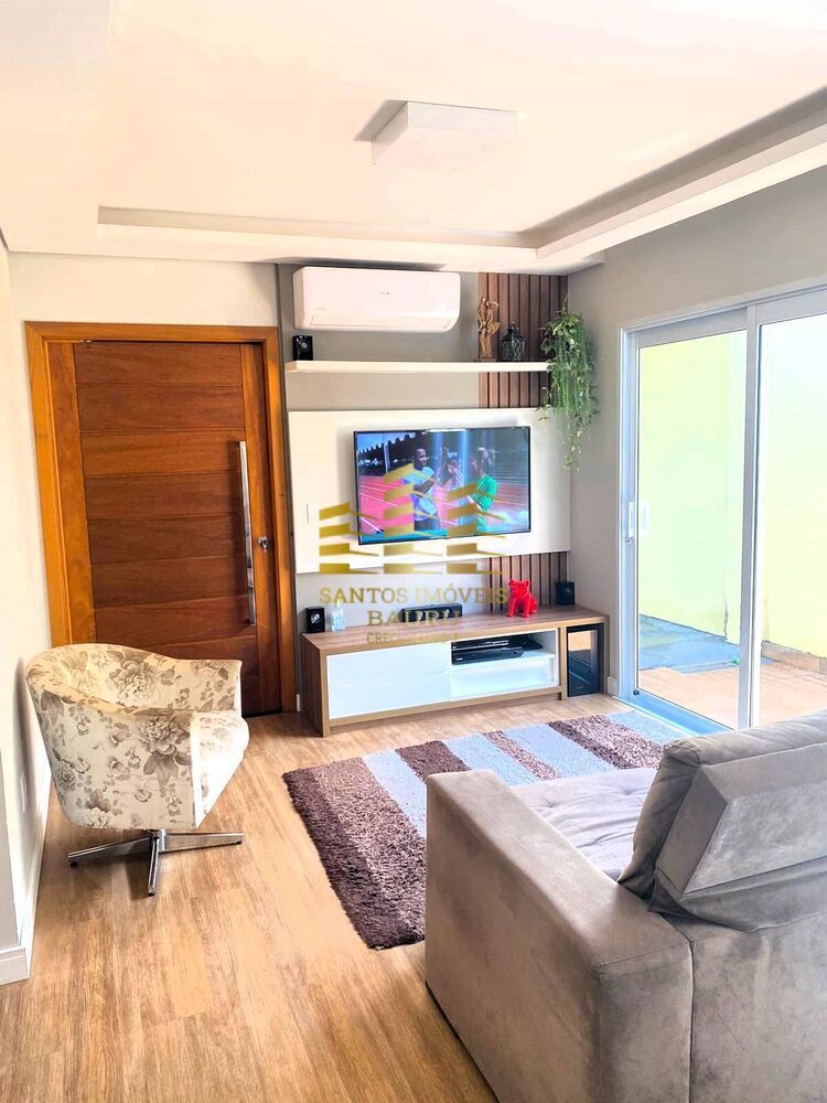 Casa à venda com 2 quartos, 80m² - Foto 1