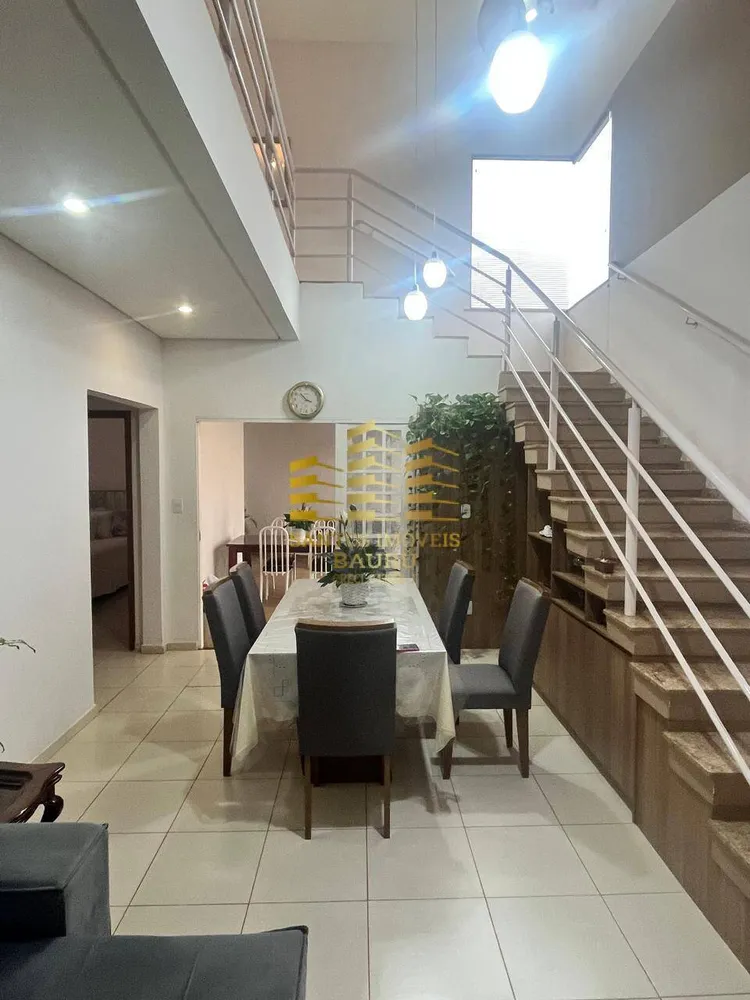 Casa, 3 quartos, 213 m² - Foto 1