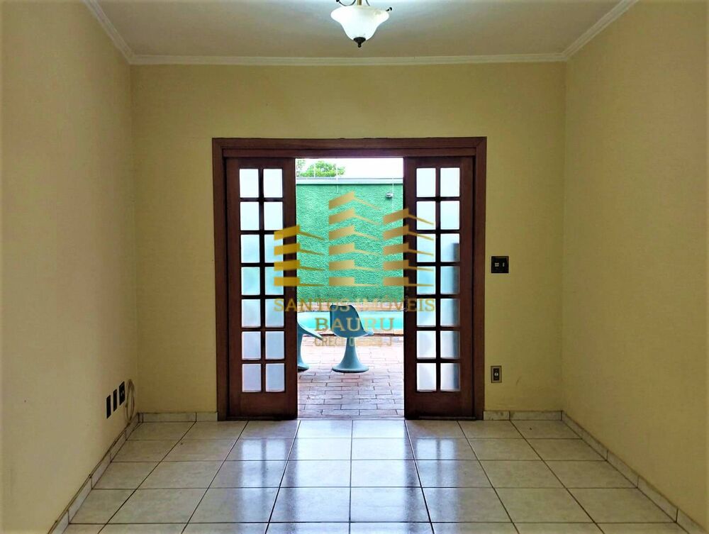 Casa à venda com 3 quartos, 380m² - Foto 2