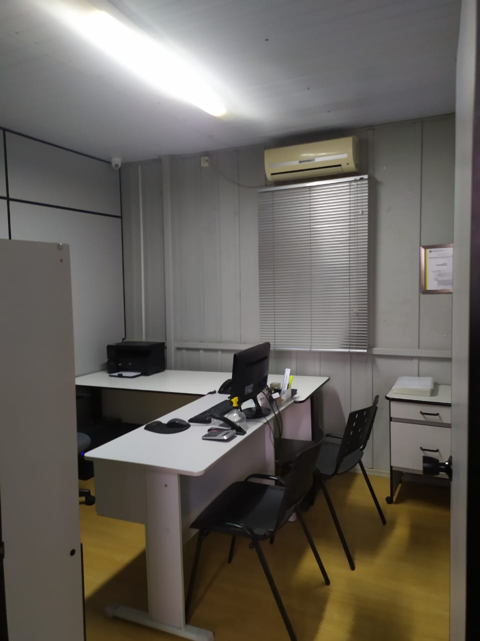 Casa Comercial à venda com 3 quartos, 75m² - Foto 3