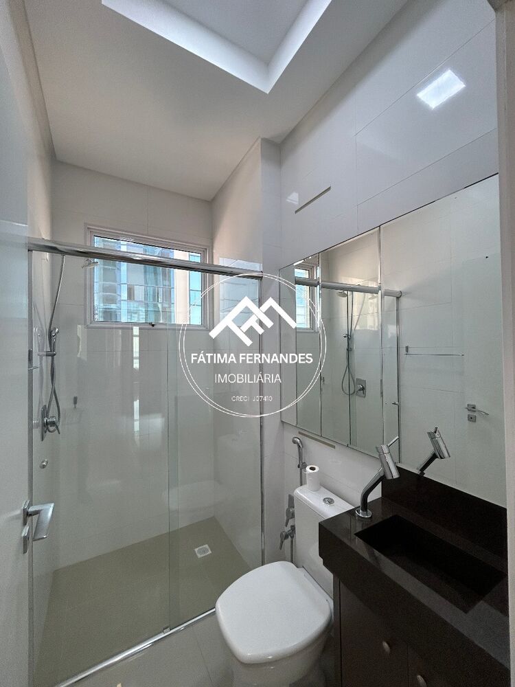 Apartamento à venda com 3 quartos, 131m² - Foto 2