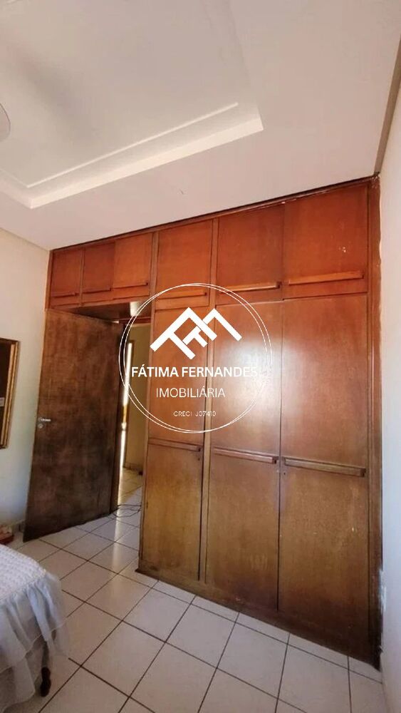 Casa à venda com 3 quartos, 272m² - Foto 13