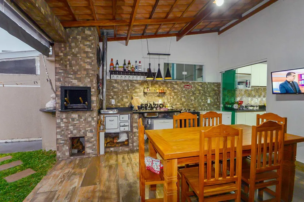 Sobrado, 3 quartos, 246 m² - Foto 1