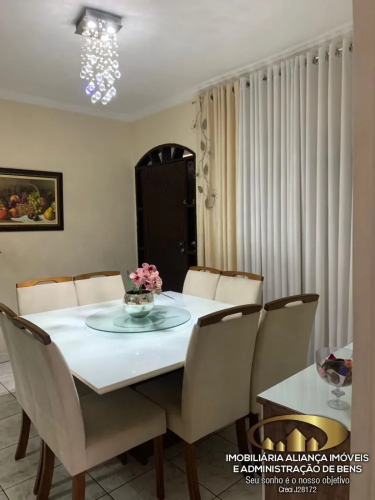 Casa, 3 quartos, 294 m² - Foto 1