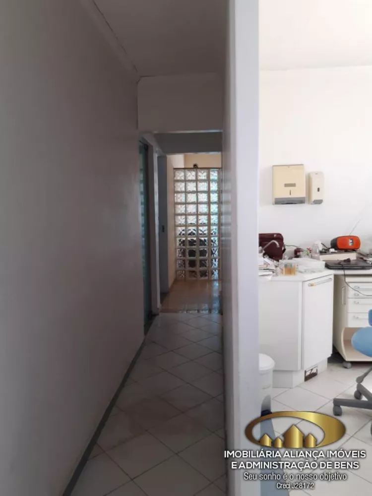 Casa à venda com 3 quartos, 286m² - Foto 4