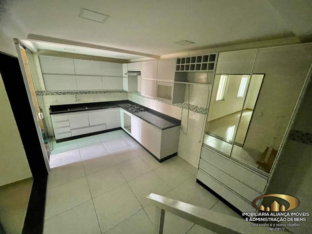 Casa, 4 quartos, 190 m² - Foto 1