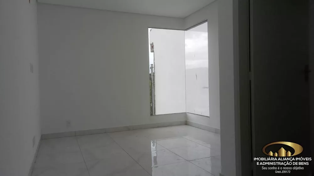 Casa à venda com 2 quartos, 100m² - Foto 8