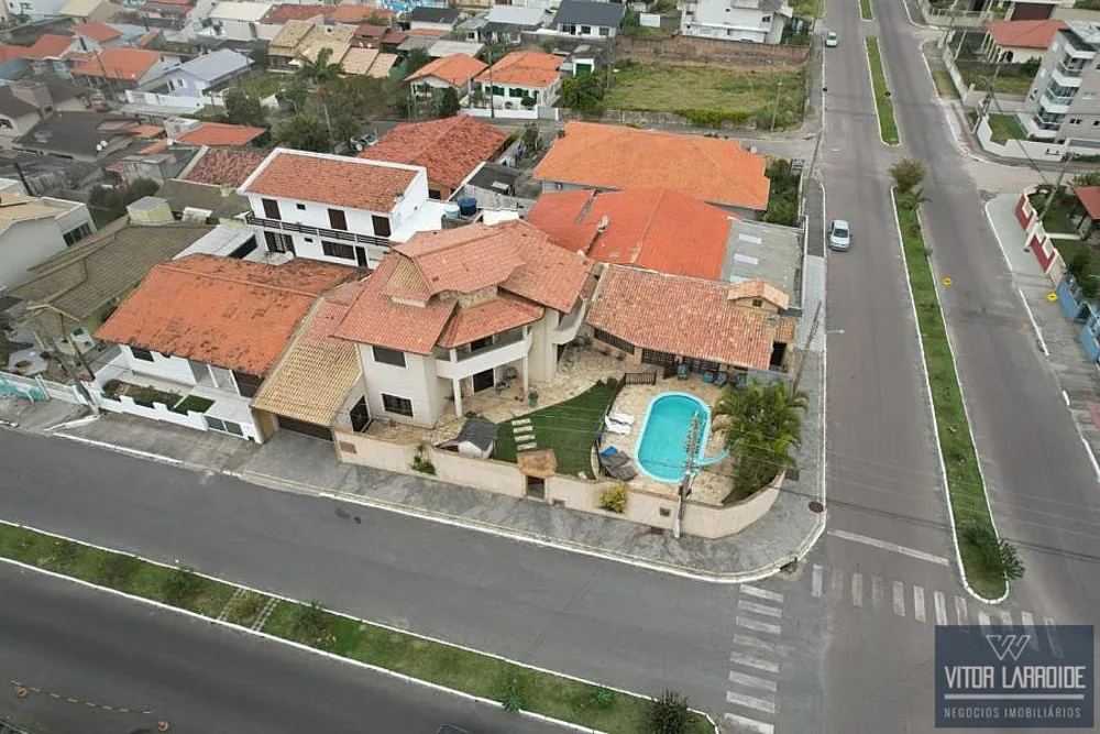 Casa, 4 quartos, 300 m² - Foto 1
