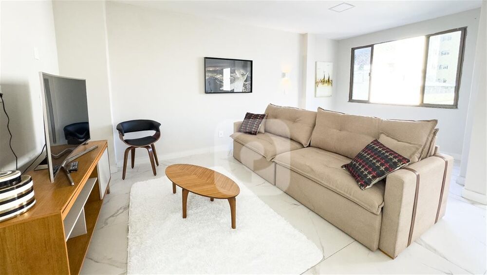 Cobertura à venda com 3 quartos, 240m² - Foto 3