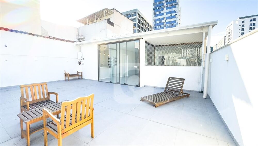 Cobertura à venda com 3 quartos, 240m² - Foto 17