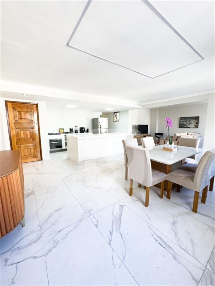 Cobertura à venda com 3 quartos, 240m² - Foto 1