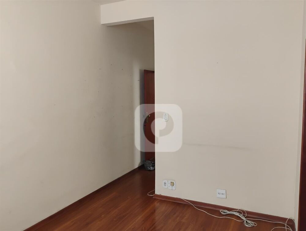 Apartamento à venda com 2 quartos, 70m² - Foto 3