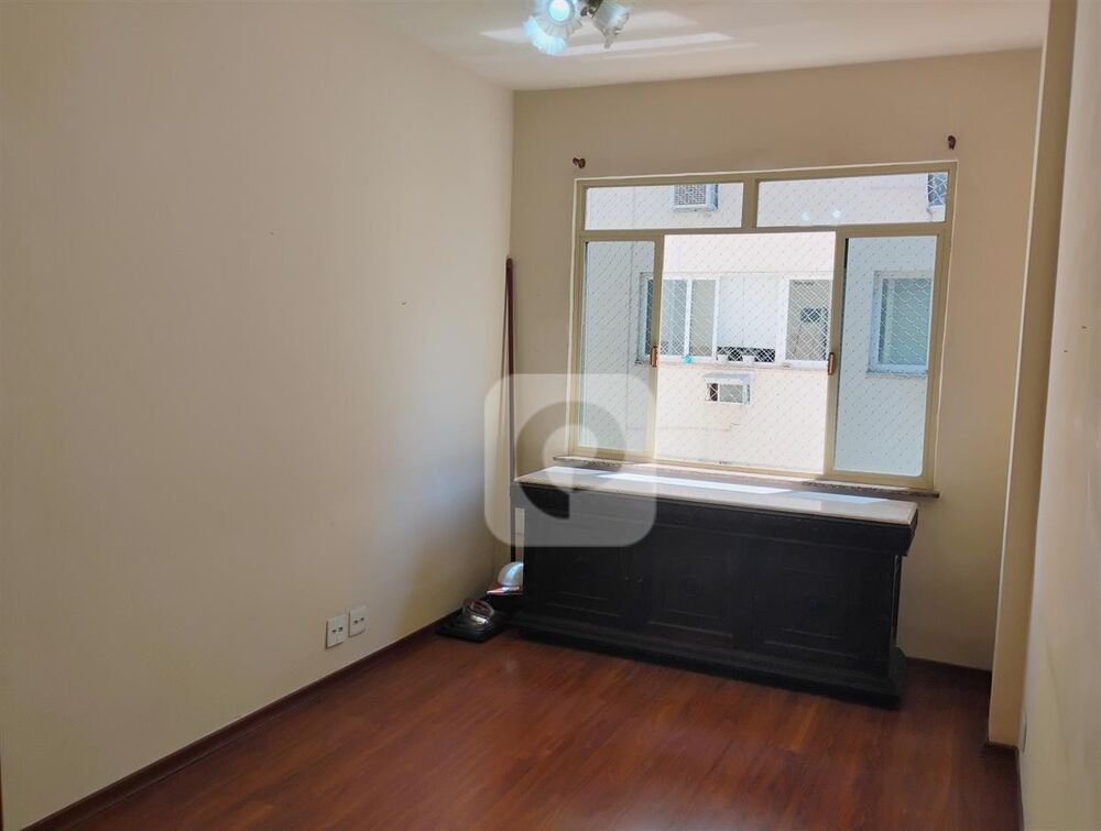 Apartamento à venda com 2 quartos, 70m² - Foto 1