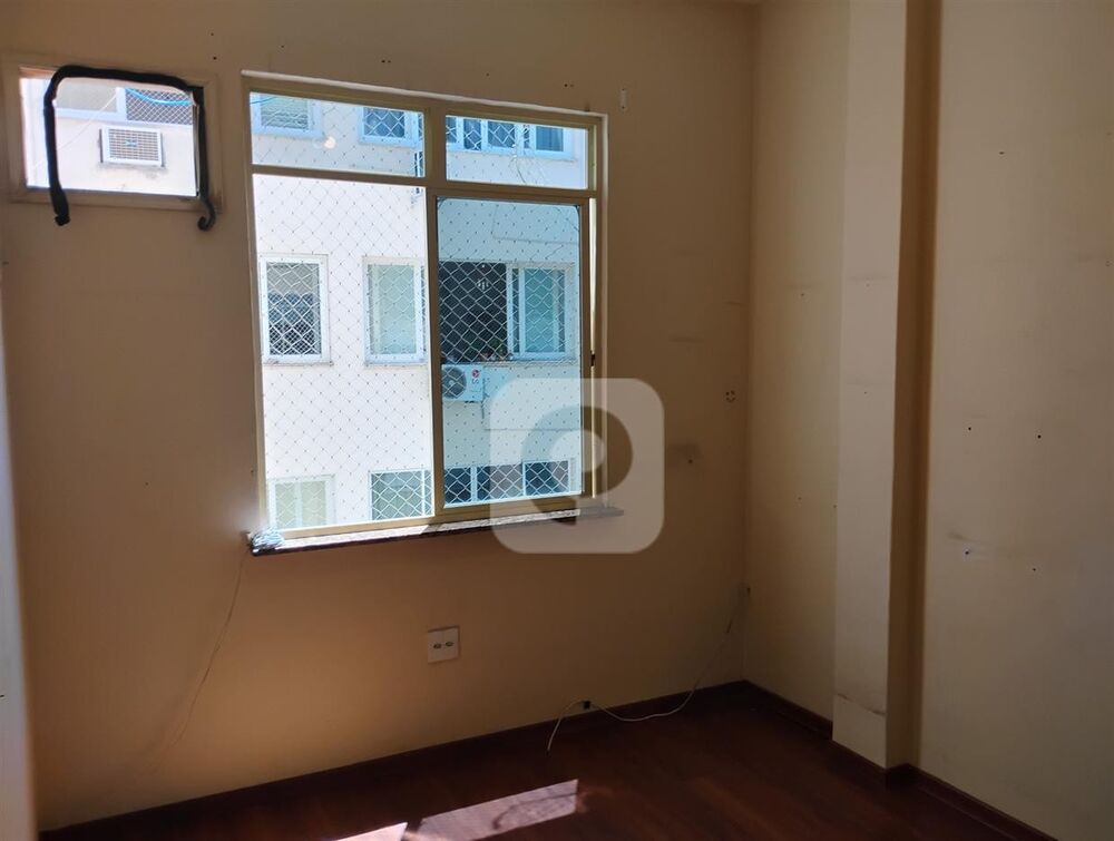 Apartamento à venda com 2 quartos, 70m² - Foto 7