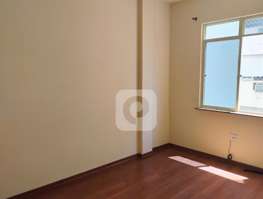 Apartamento à venda com 2 quartos, 70m² - Foto 4