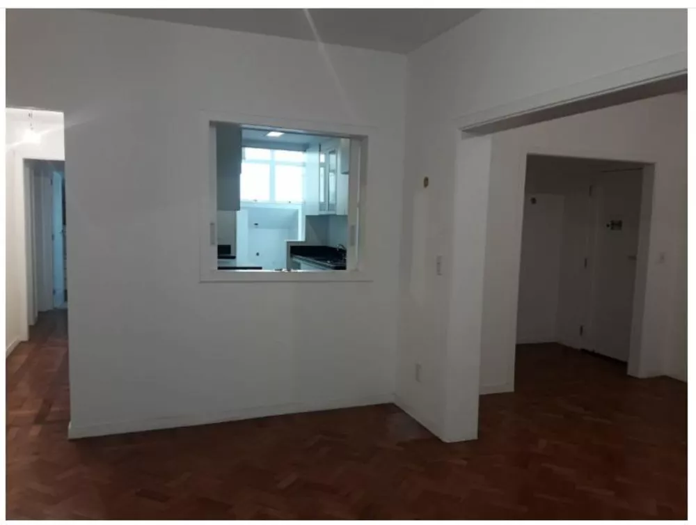 Apartamento à venda com 3 quartos, 140m² - Foto 2