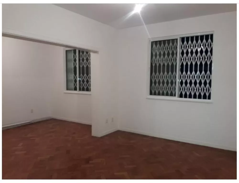 Apartamento à venda com 3 quartos, 140m² - Foto 3