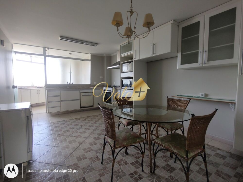 Apartamento, 3 quartos, 196 m² - Foto 5
