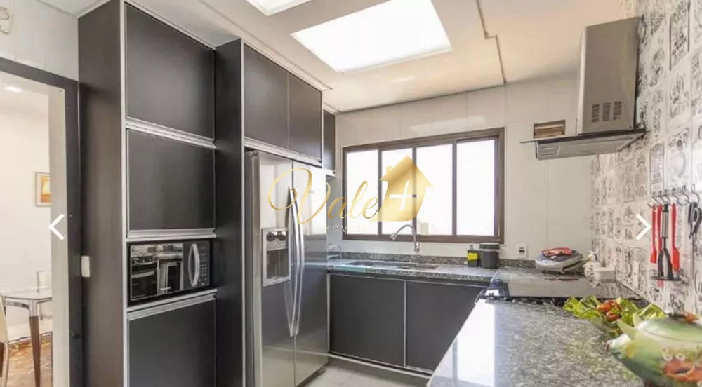 Apartamento à venda com 3 quartos, 196m² - Foto 12