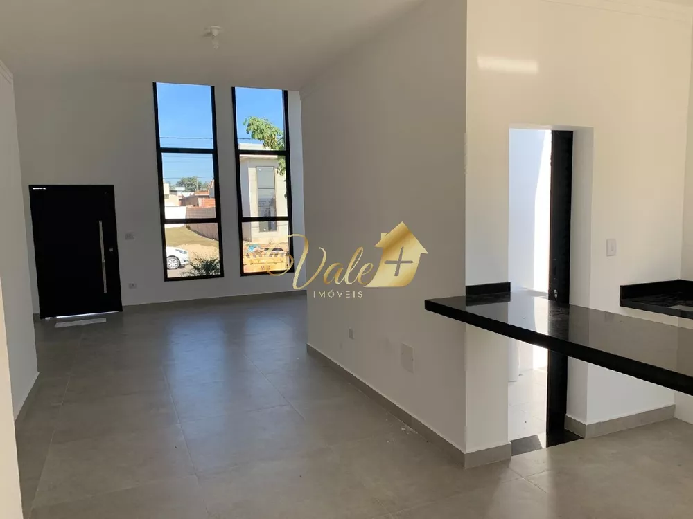 Casa à venda com 3 quartos, 300m² - Foto 1