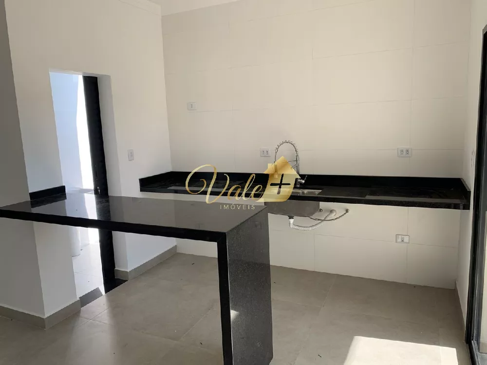 Casa à venda com 3 quartos, 300m² - Foto 4