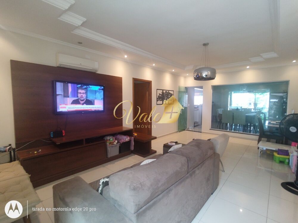 Casa, 3 quartos, 189 m² - Foto 1