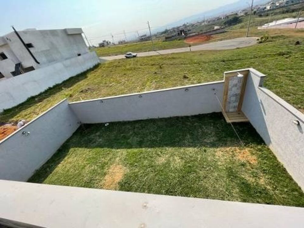 Casa à venda com 4 quartos, 223m² - Foto 2