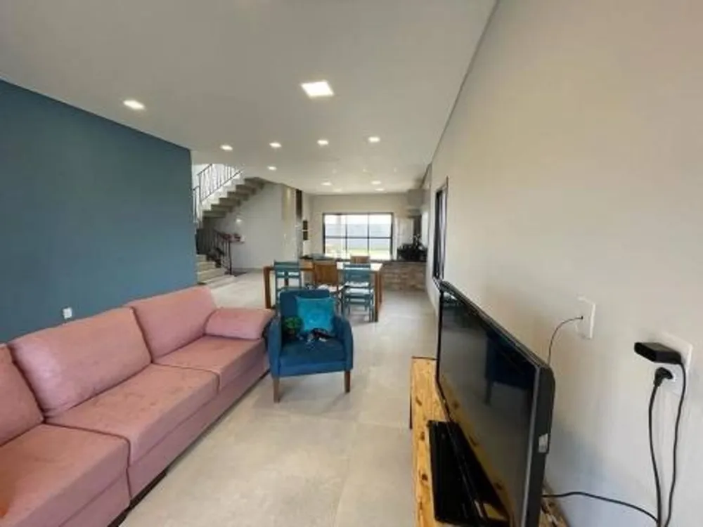 Casa, 4 quartos, 223 m² - Foto 1