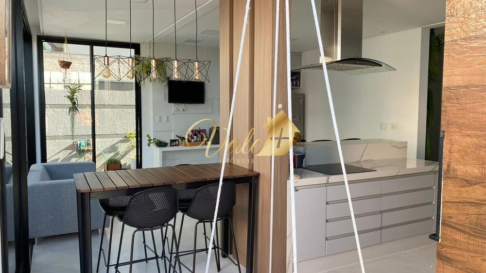 Casa à venda com 3 quartos, 270m² - Foto 2