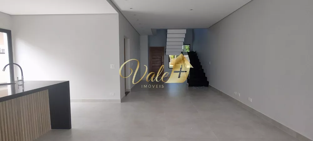 Casa à venda com 4 quartos, 214m² - Foto 2