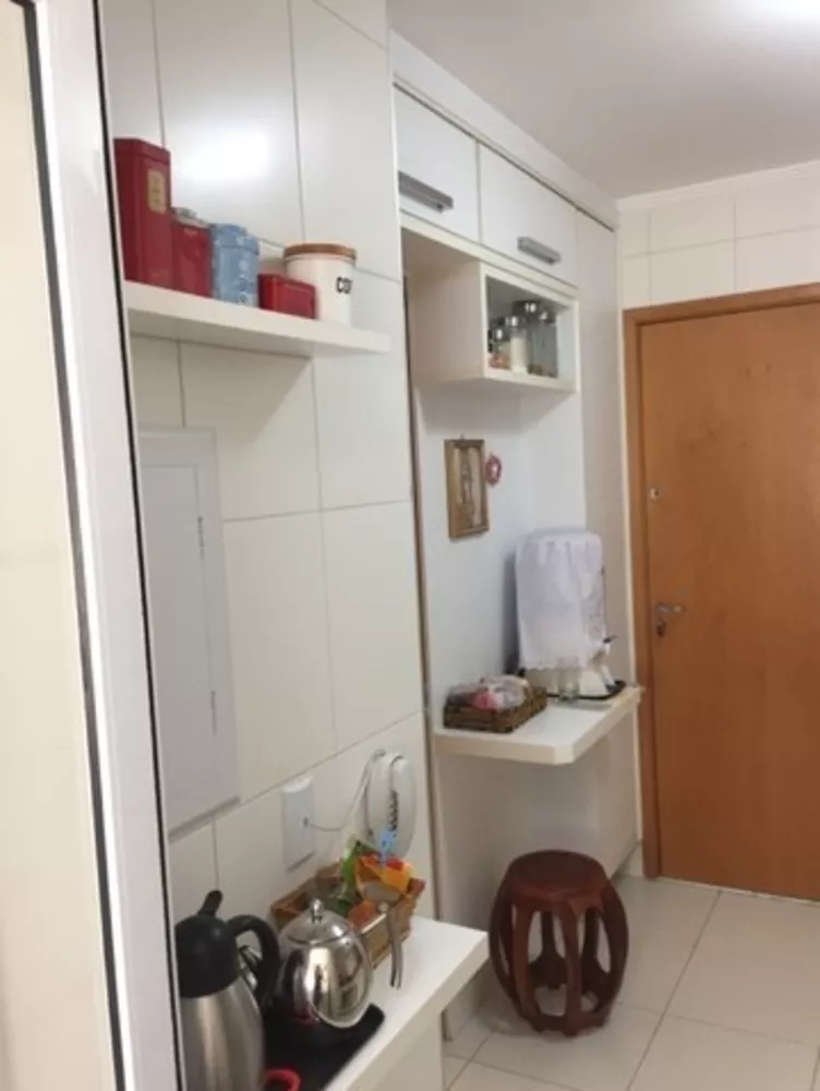 Apartamento à venda com 3 quartos, 77m² - Foto 2