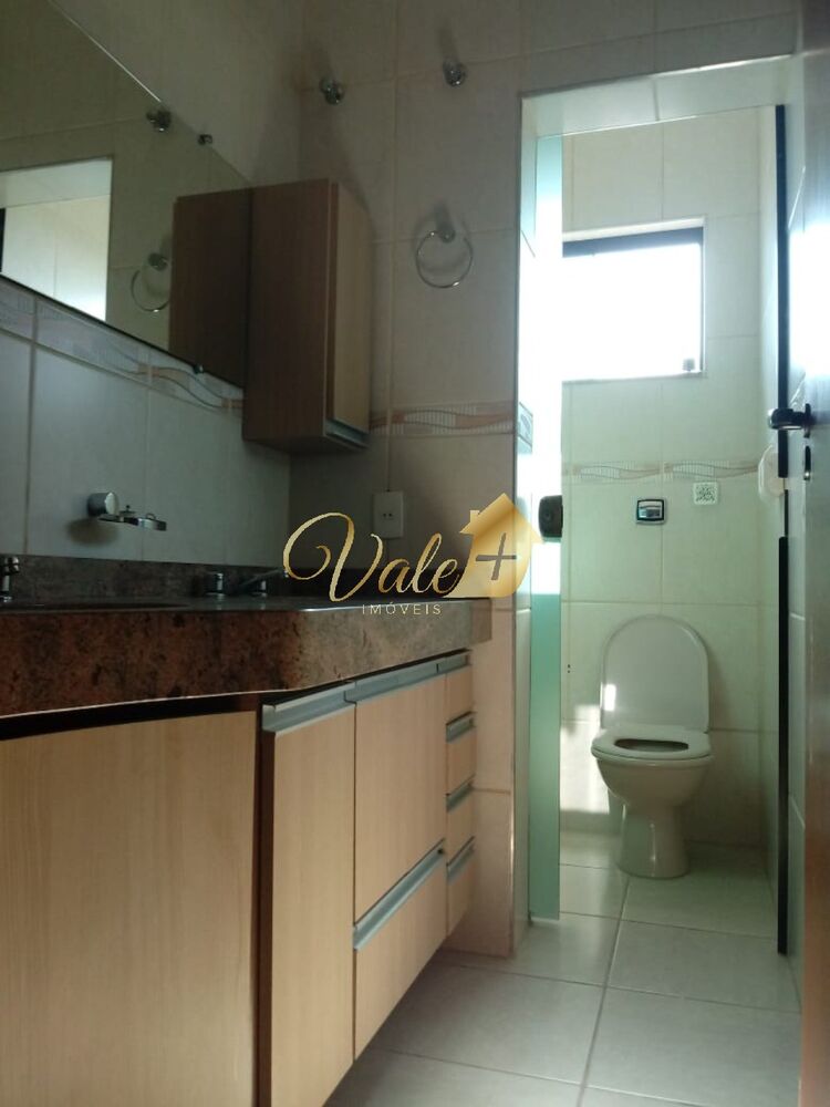 Casa, 3 quartos, 303 m² - Foto 1