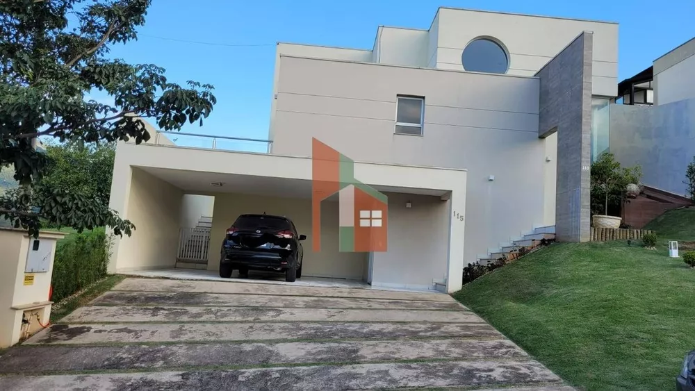 Sobrado à venda com 4 quartos, 292m² - Foto 1