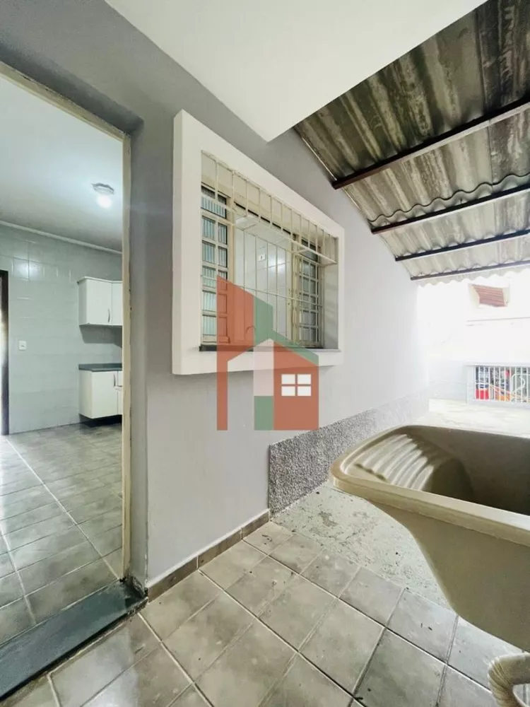 Casa à venda com 2 quartos, 64m² - Foto 5