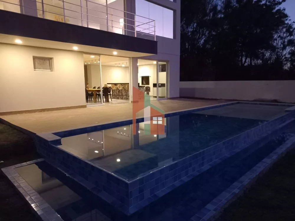 Casa de Condomínio à venda com 5 quartos, 550m² - Foto 1