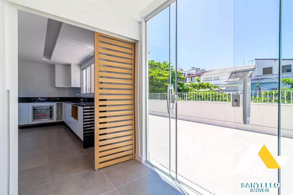 Cobertura, 3 quartos, 237 m² - Foto 1