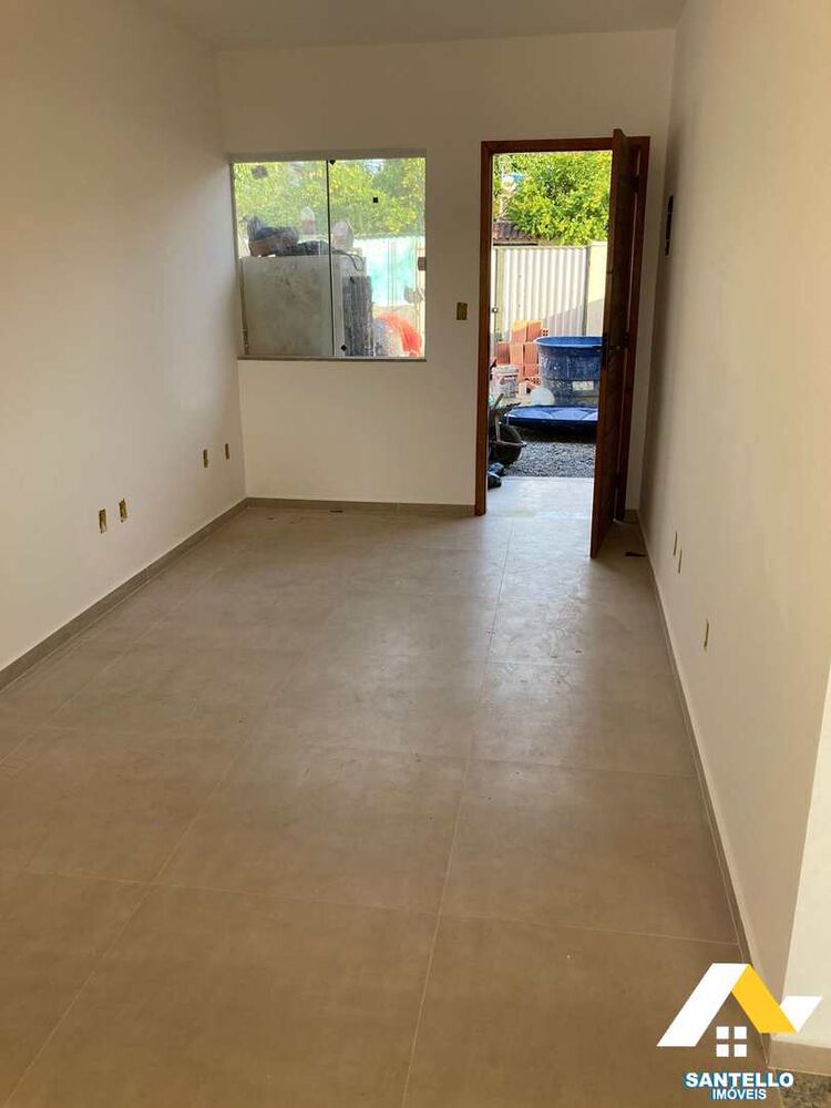 Casa à venda com 2 quartos, 60m² - Foto 3