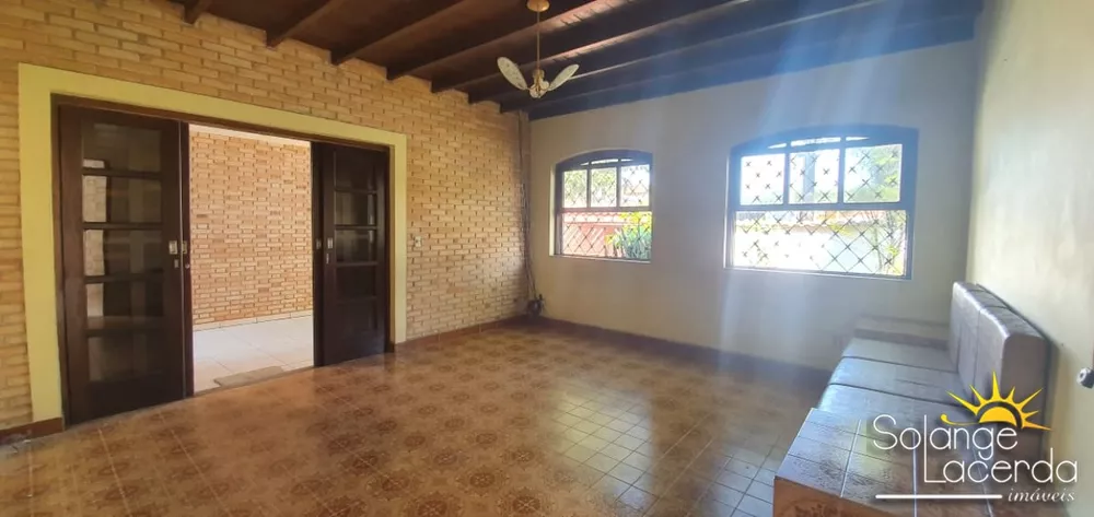 Casa para alugar com 5 quartos, 206m² - Foto 3