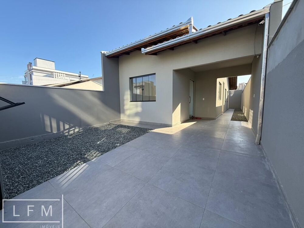 Casa à venda com 3 quartos, 73m² - Foto 3