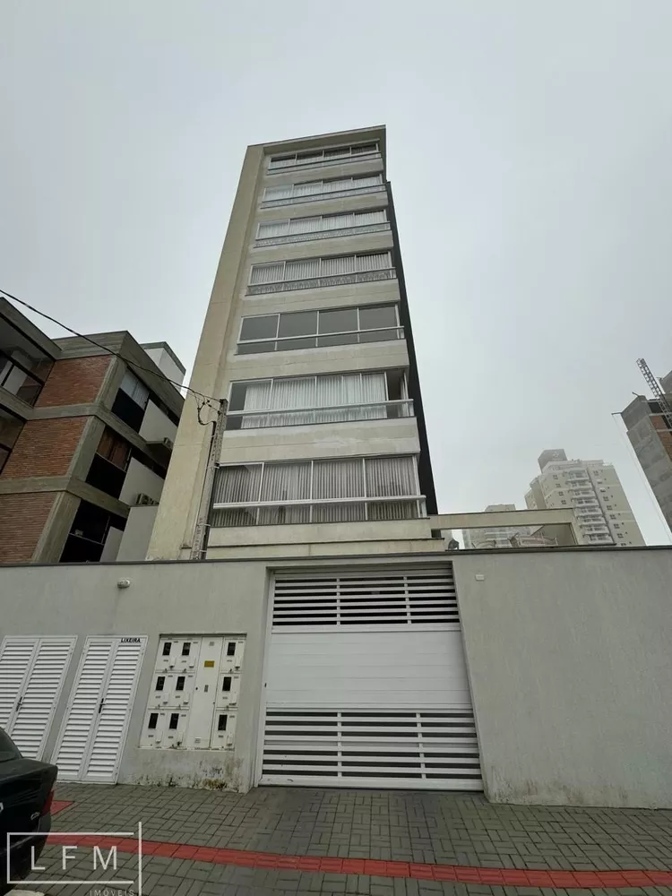 Apartamento à venda com 3 quartos, 161m² - Foto 1