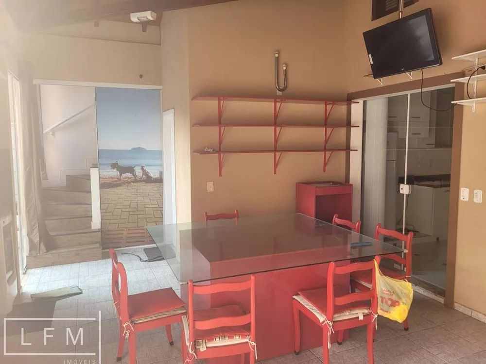 Casa, 3 quartos, 300 m² - Foto 2