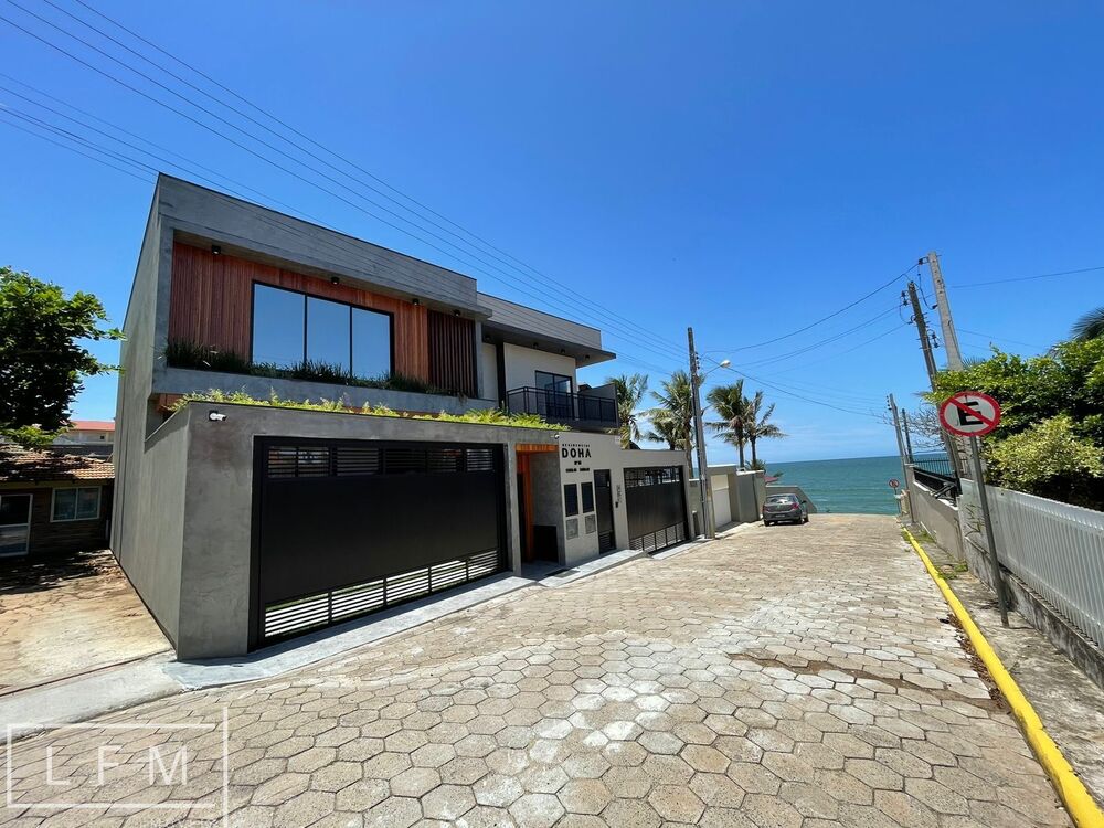 Sobrado à venda com 3 quartos, 210m² - Foto 1