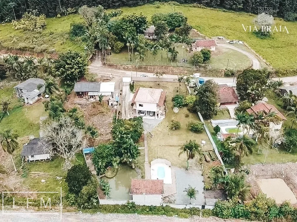 Sítio, 3 quartos, 2000 m² - Foto 1