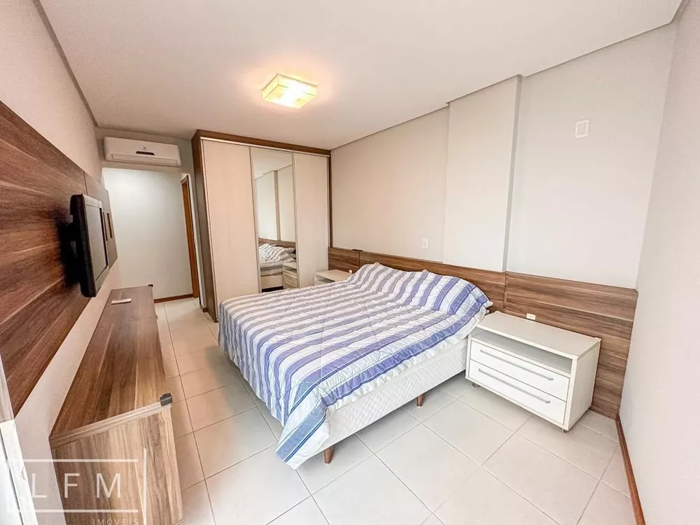 Apartamento à venda com 3 quartos, 126m² - Foto 2