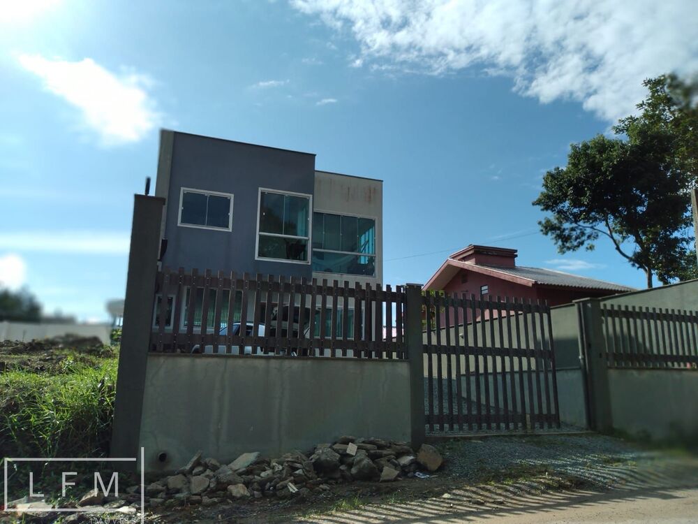 Sobrado à venda com 3 quartos, 190m² - Foto 1