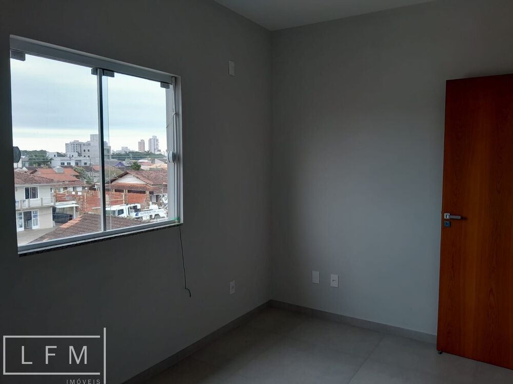 Apartamento à venda com 2 quartos, 75m² - Foto 5