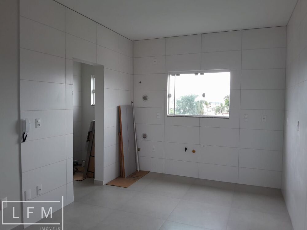 Apartamento à venda com 2 quartos, 75m² - Foto 2