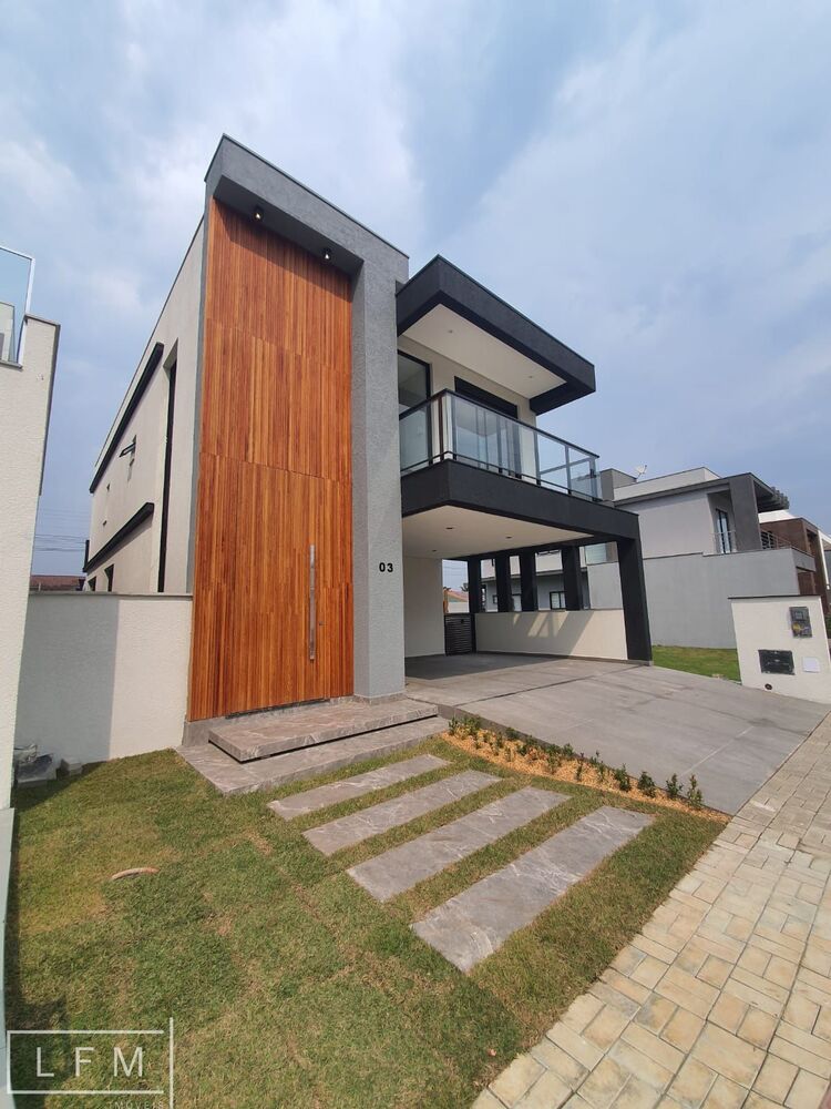Casa de Condomínio à venda com 5 quartos, 250m² - Foto 1