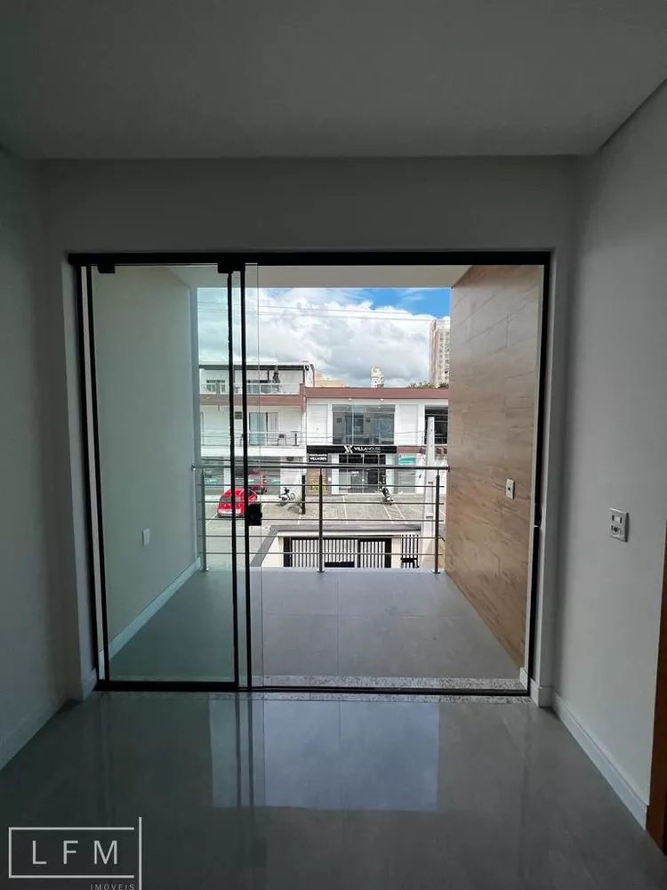 Sobrado à venda com 2 quartos, 120m² - Foto 5