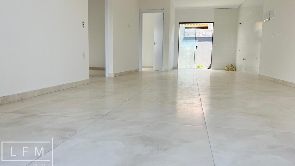 Casa à venda com 3 quartos, 85m² - Foto 4